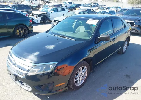 2012 Ford Fusion S z USA, uszkodzony, nr VIN 3FAHP0GA0CR163397